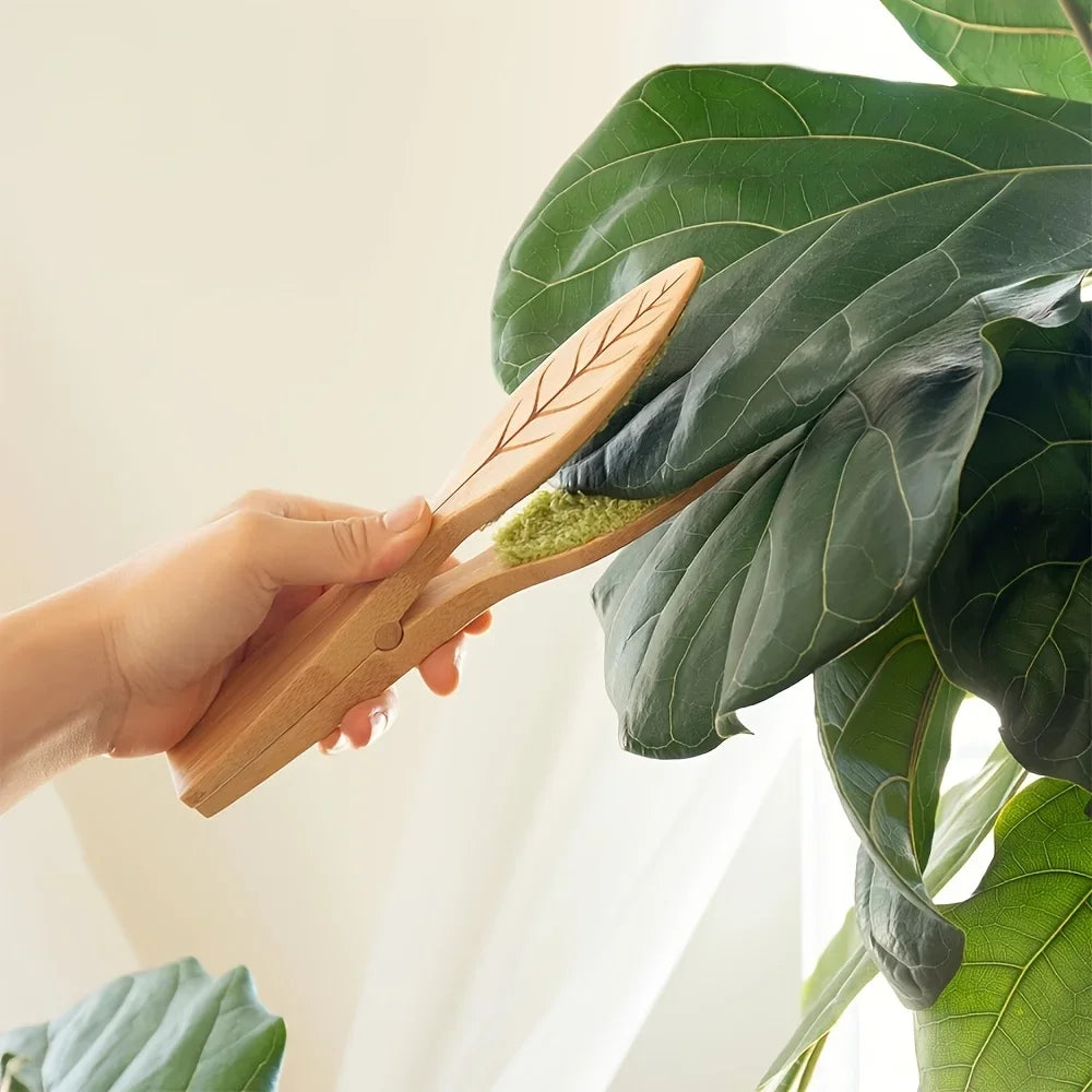 BowLift | Plant leaf cleaning tongs made of wood for gentle leaf care
