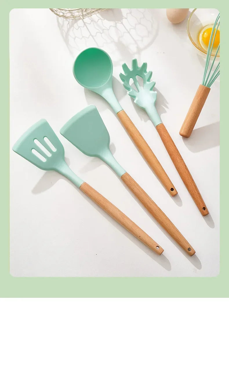 ChefEase – 12-piece silicone kitchen utensil set with wooden handles Bowlift