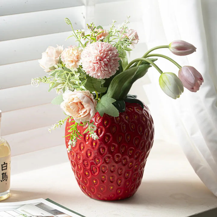 Ugly Strawberry Vase | Bowlift