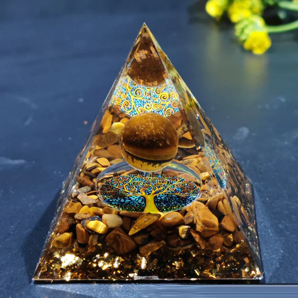 Orgonite Pyramid with Amethyst Pendulum – Energy, Protection and Decoration | Bowlift