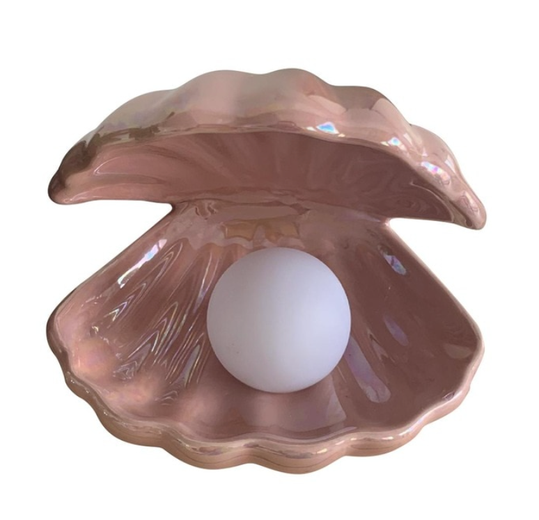 Chelly Chic Shell Lamp | A magical lamp with a pearl | Bowlift