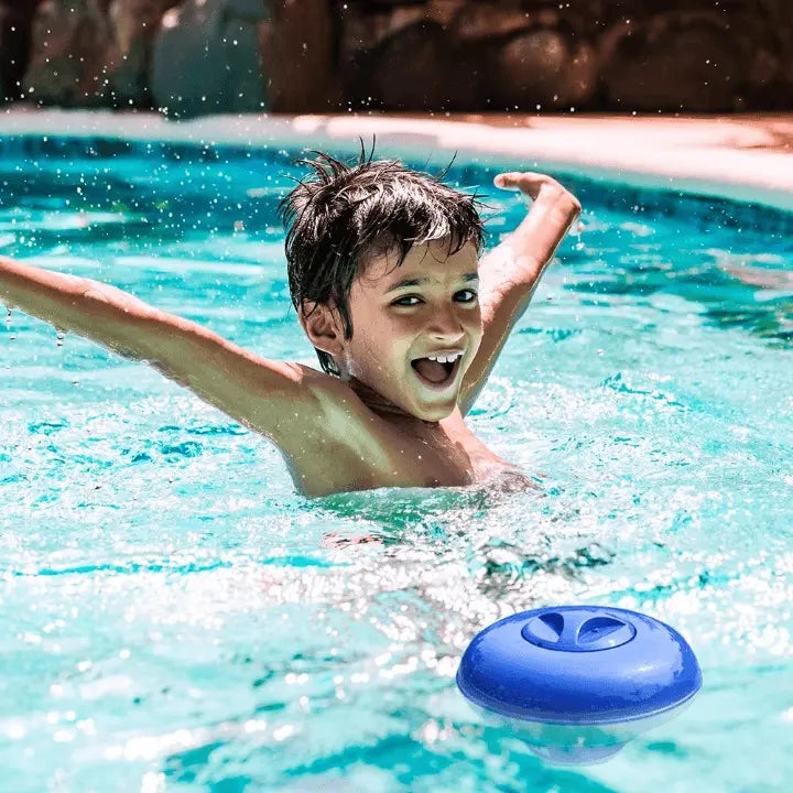 BowLift | Quick-dissolving cleaning tablets for garden pools