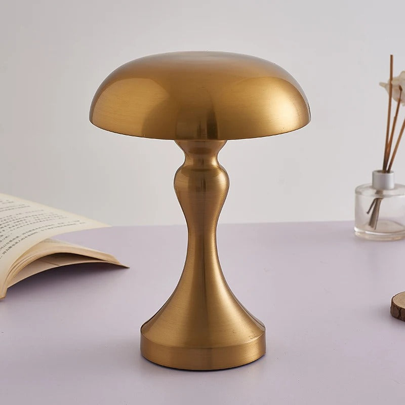 BowLift | Beautiful bedside lamp