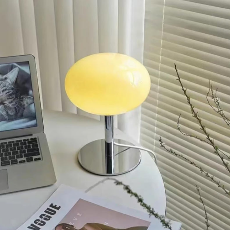 BetoverLicht – Elegant Beige LED Lamp for Atmospheric Lighting Bowlift