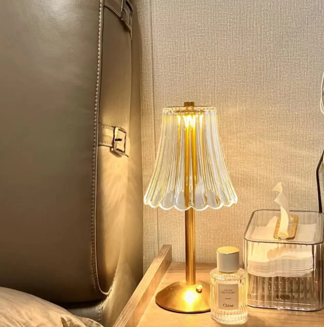 BowLift | Wireless Crystal Table Lamp with Dimming Function