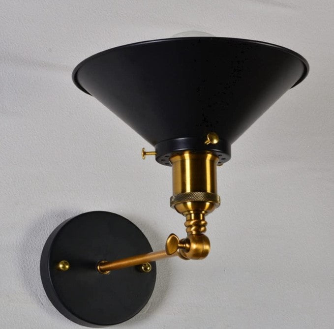 BowLift | Black elegance with adjustable light angle
