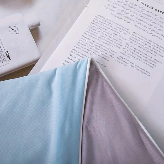 Cooling Blanket for Hot Sleepers, Moisture-Wicking and Breathable Fabric | Bowlift
