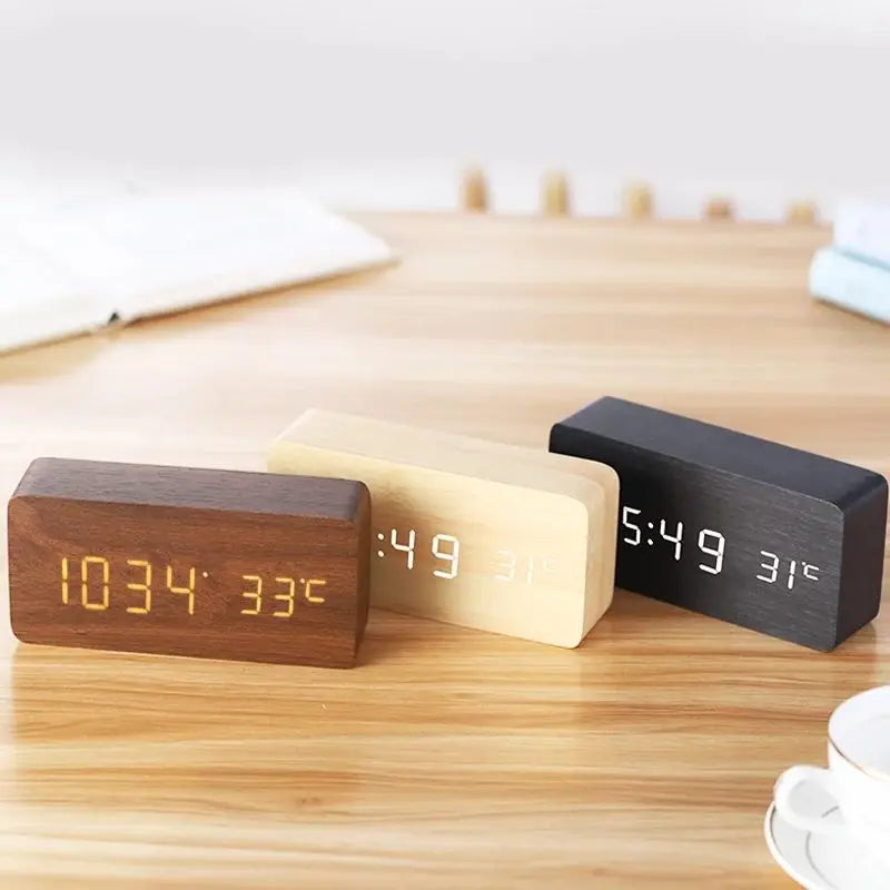 Digital LED wooden clock with temperature display, alarm function and modern design – Perfect for bedroom or office, energy-saving and stylish | Bowlift