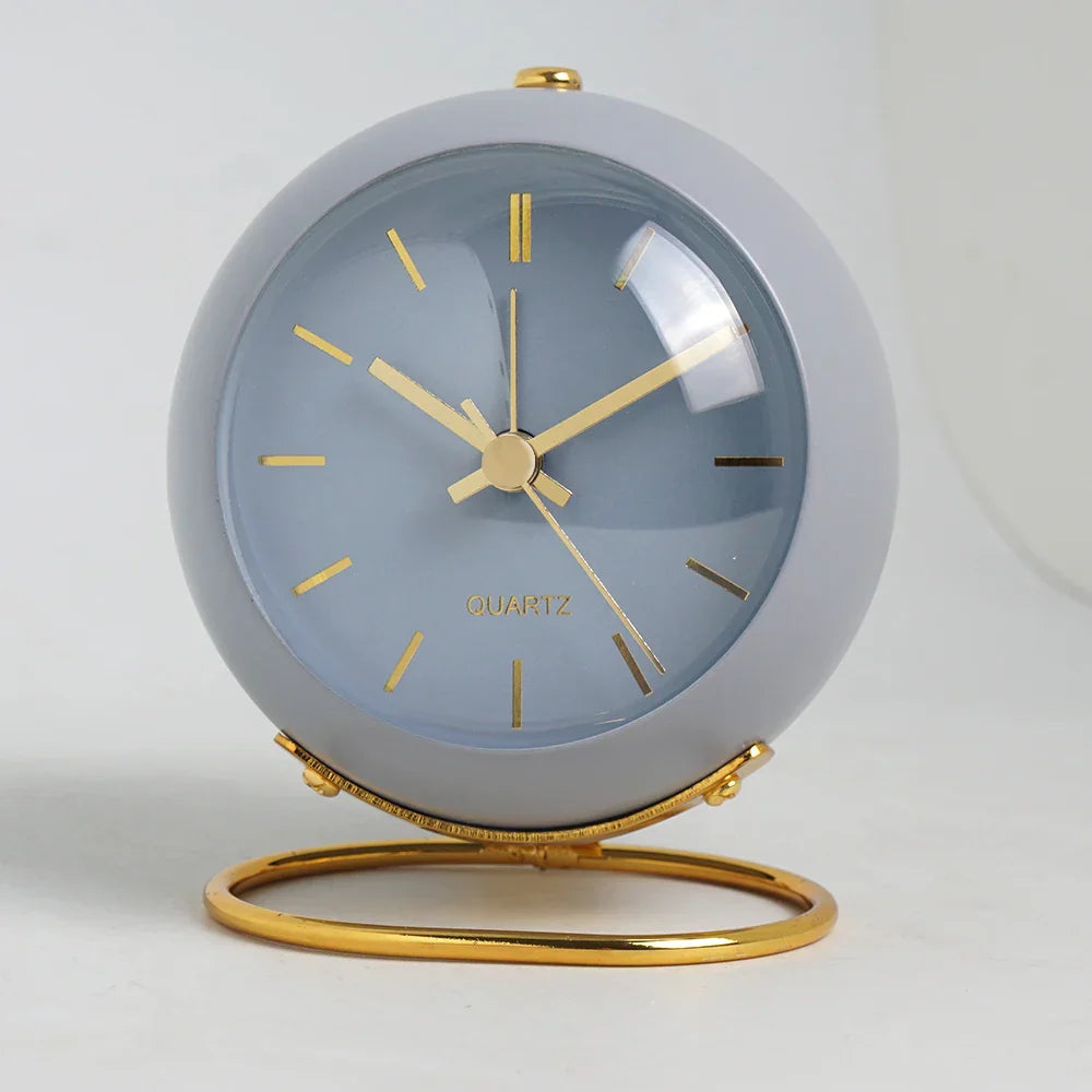 Minimalistic Scandinavian Desk Clock with Silent Quartz Movement | Bowlift
