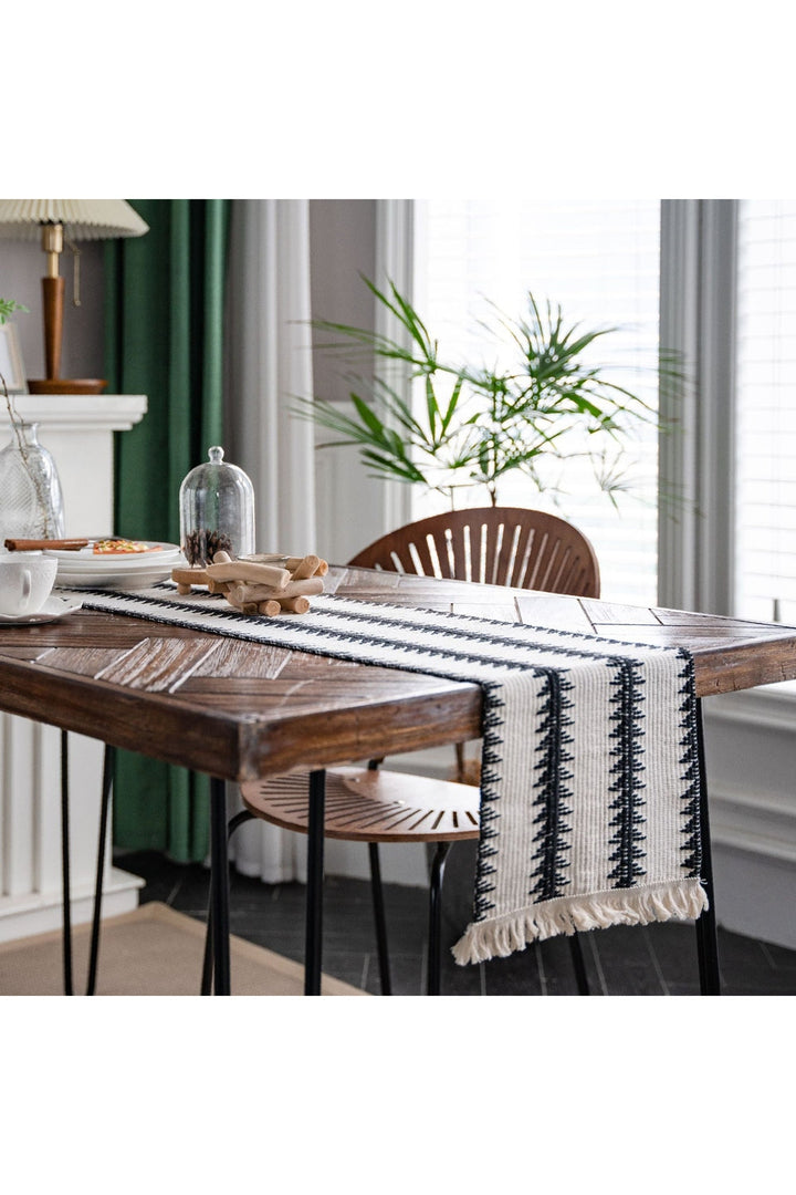Table Runner - Light Academia | Bowlift
