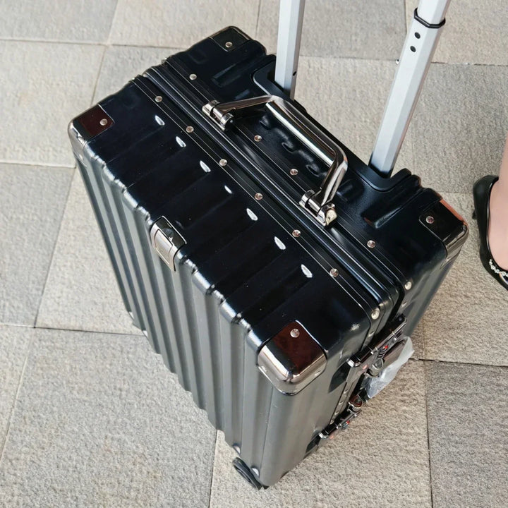 BowLift | Hardshell suitcase with aluminum frame – Vilnius