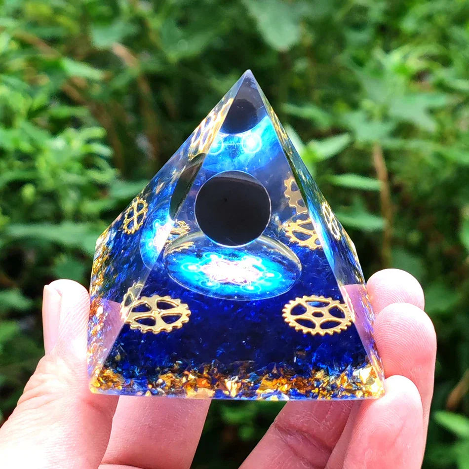 BowLift | Orgonite Pyramid with Amethyst Pendulum – Energy, Protection and Decoration