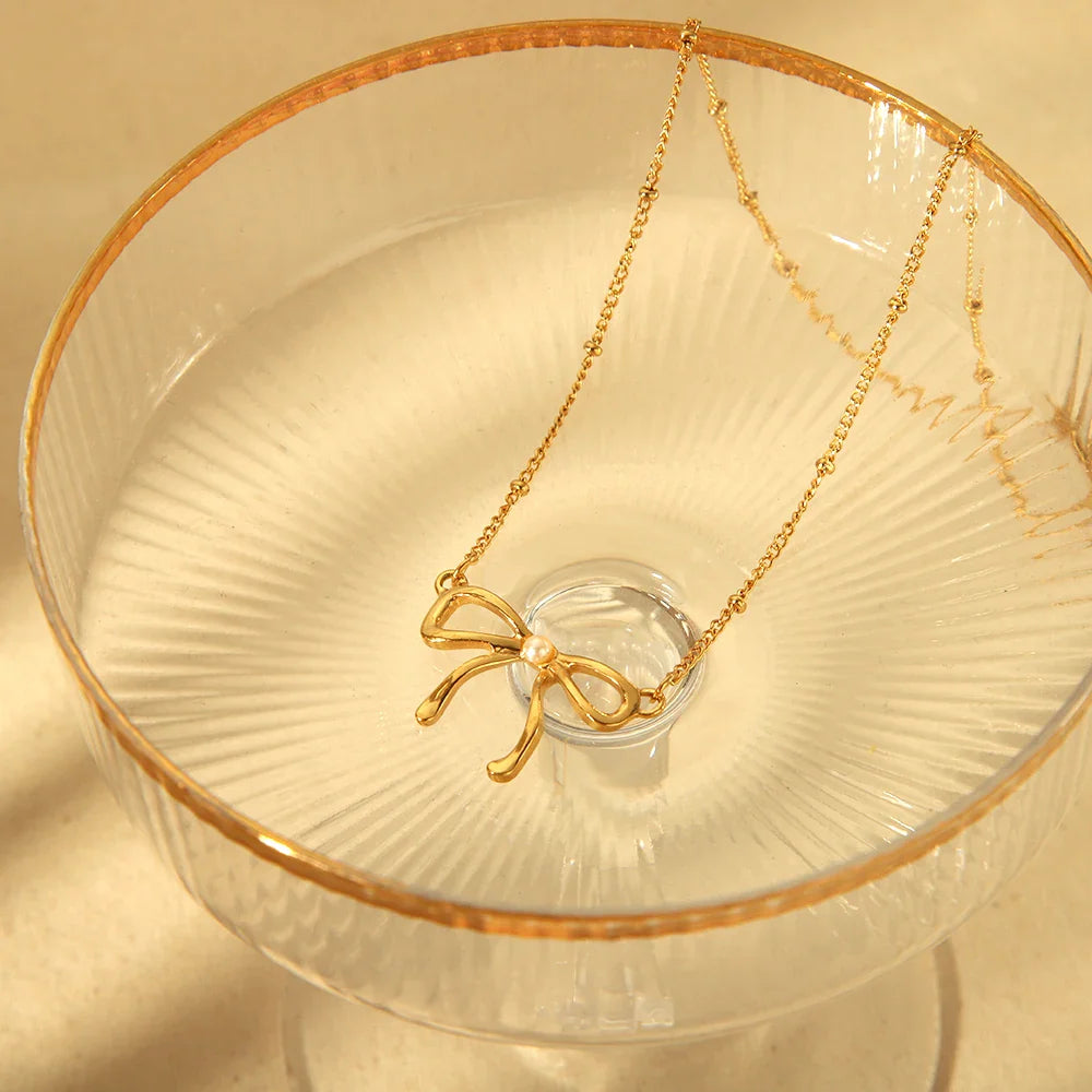 BowLift | 18k Feminine Bow Herringbone & Dainty Pearl Necklace