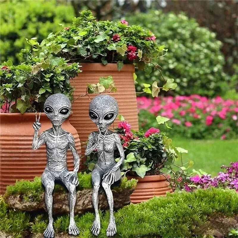 BowLift | Alien Resin Statue UFO Figurine for Garden Decoration