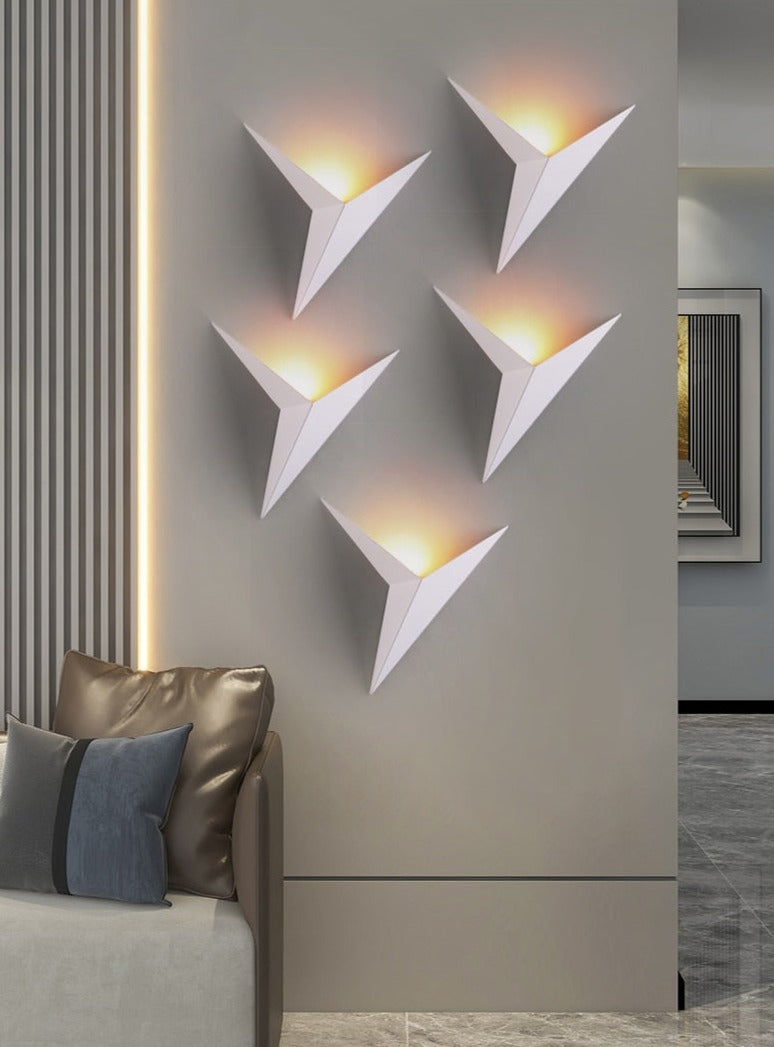 BowLift | TriGlow – Triangular Wall Lamp for Sleek, Modern Lighting