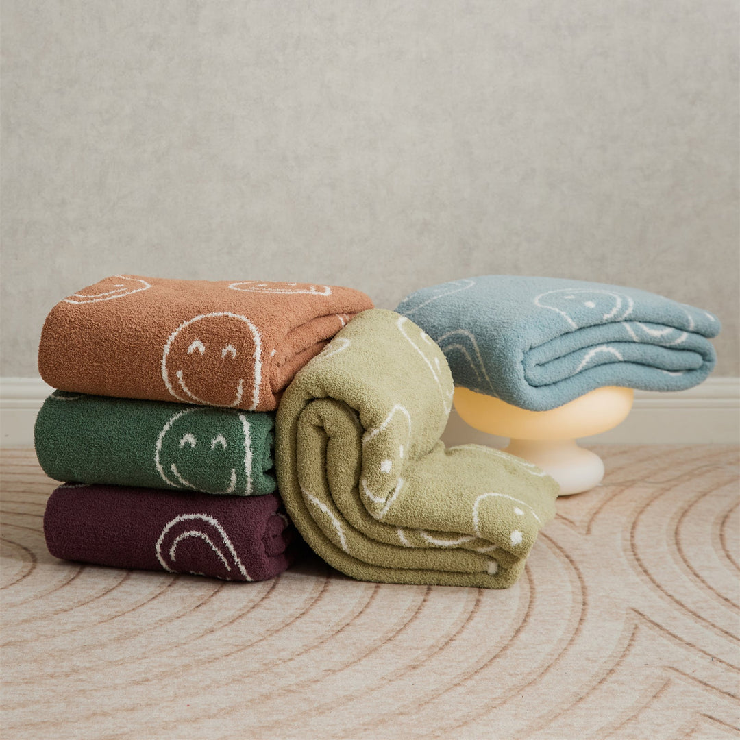 Smiley Blanket | Bowlift