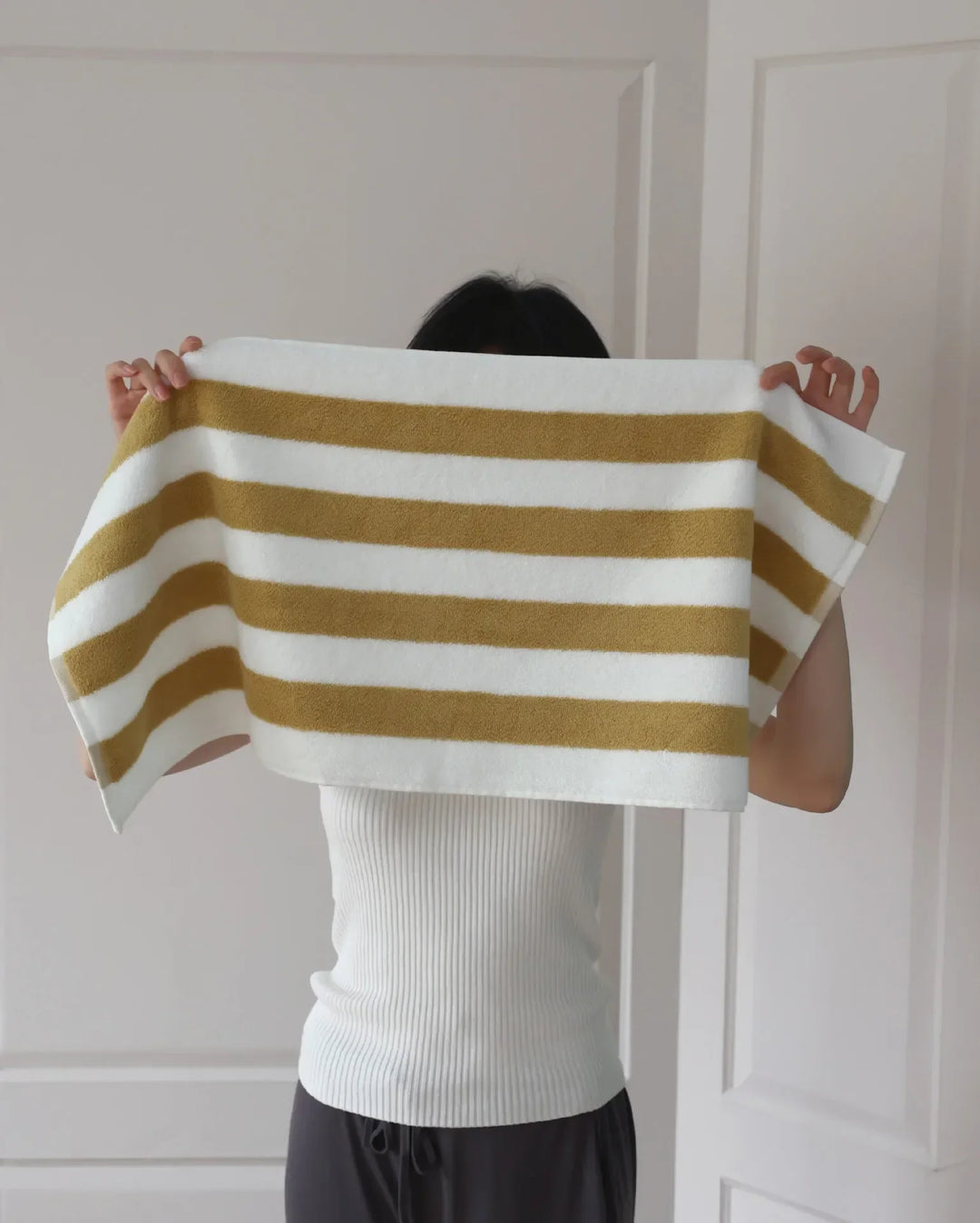 RetroStripe Luxe Cotton Towel – Striped Cotton Towel in Hotel Quality | Bowlift