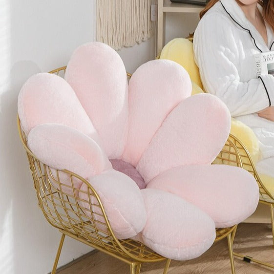Fluffy Daisy Cushion - Pastel | Bowlift