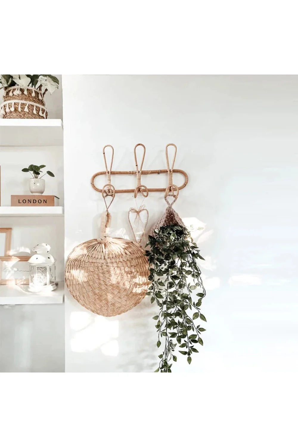 Wall-mounted hooks | Bowlift