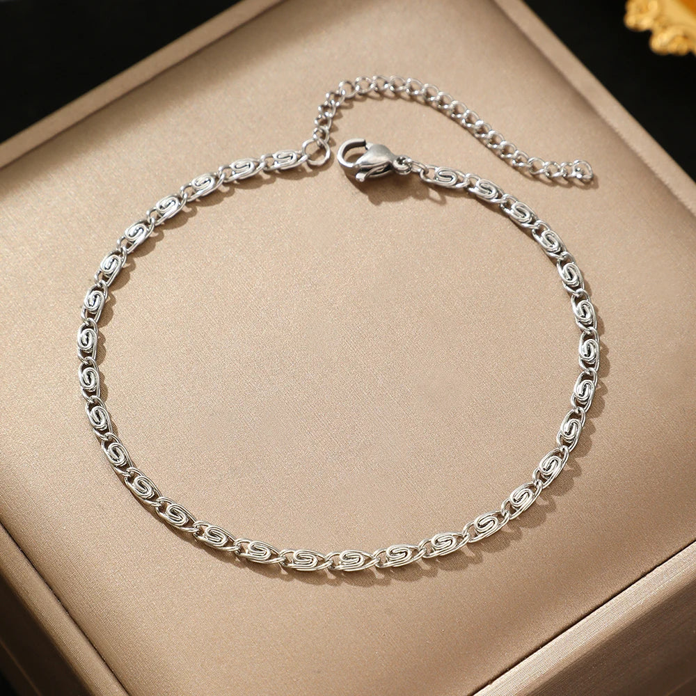 BowLift | Minimal Spiral Link Bracelet