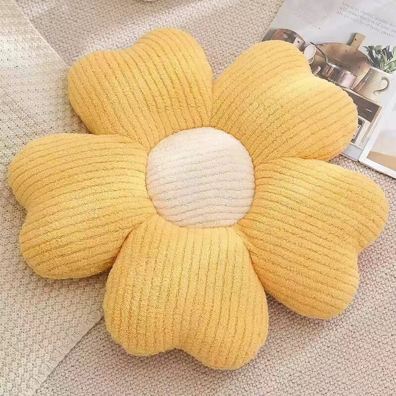 BowLift | Soft Clover Flower Decorative Pillow