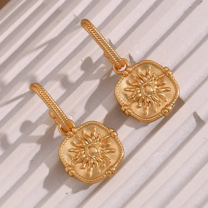 BowLift | Dainty Sun Charm Textured Earring