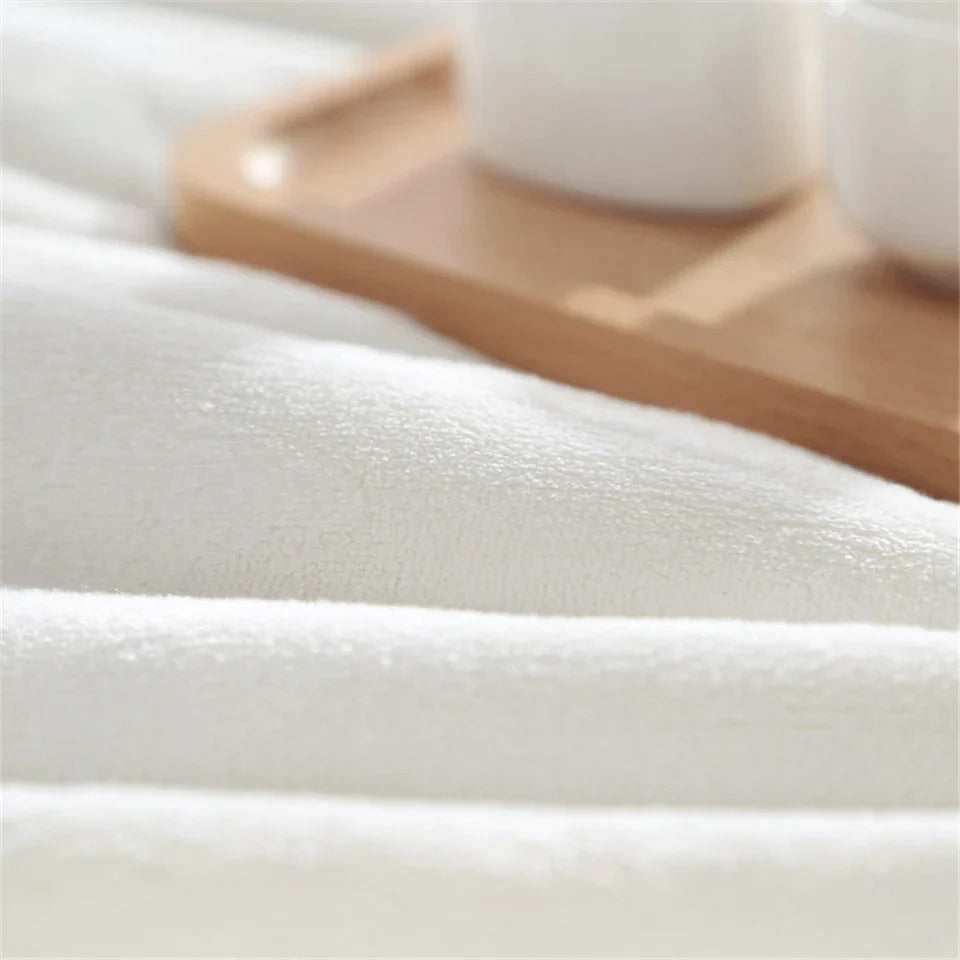 BowLift | CapyLoom Cozy Blanket | Fluffy Capybara Cozy Blanket | Soft Flannel Fleece Throw Blanket | Sofa & Bed Cover in 3 Sizes