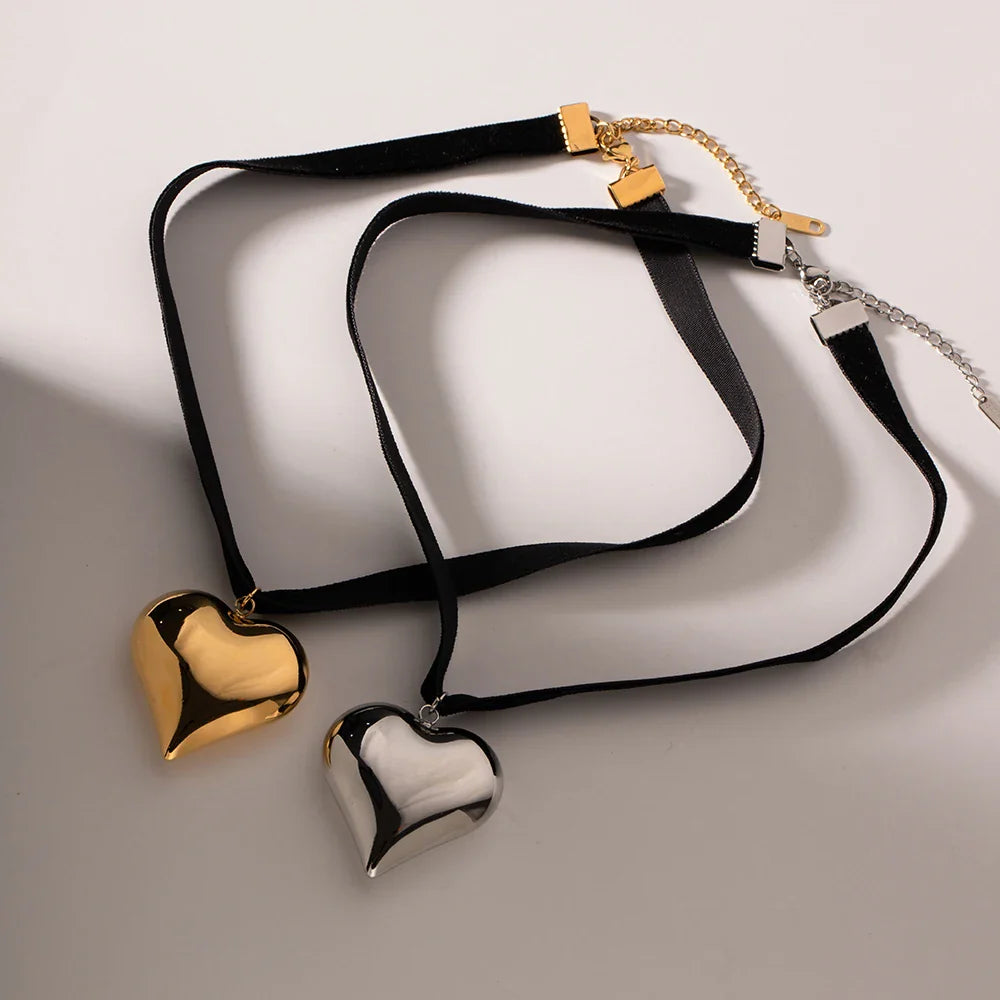 BowLift | Chunky Heart Strap Necklace