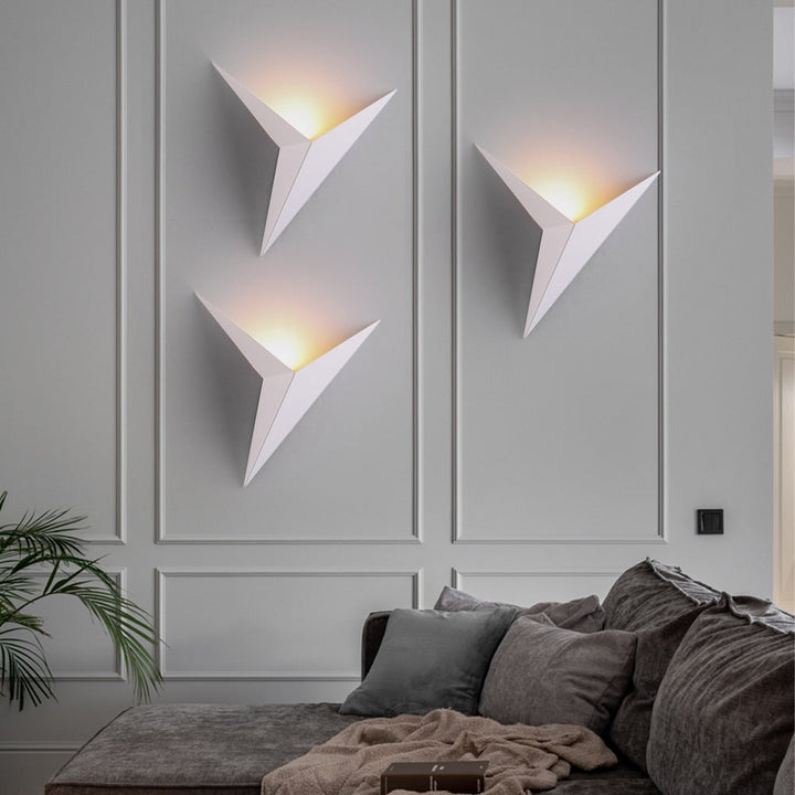 BowLift | TriGlow – Triangular Wall Lamp for Sleek, Modern Lighting