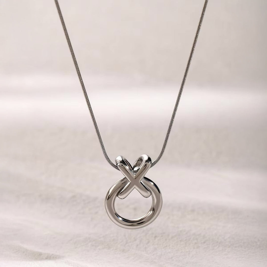 BowLift | Elegant XO Interlaced Necklace