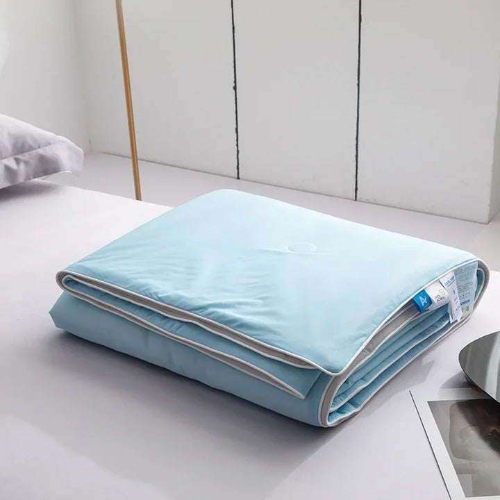 High-Quality Cooling Blanket – Smooth Air-Conditioning Comforter, Lightweight Summer Quilt with Double-Sided Cooling Fabric | Bowlift