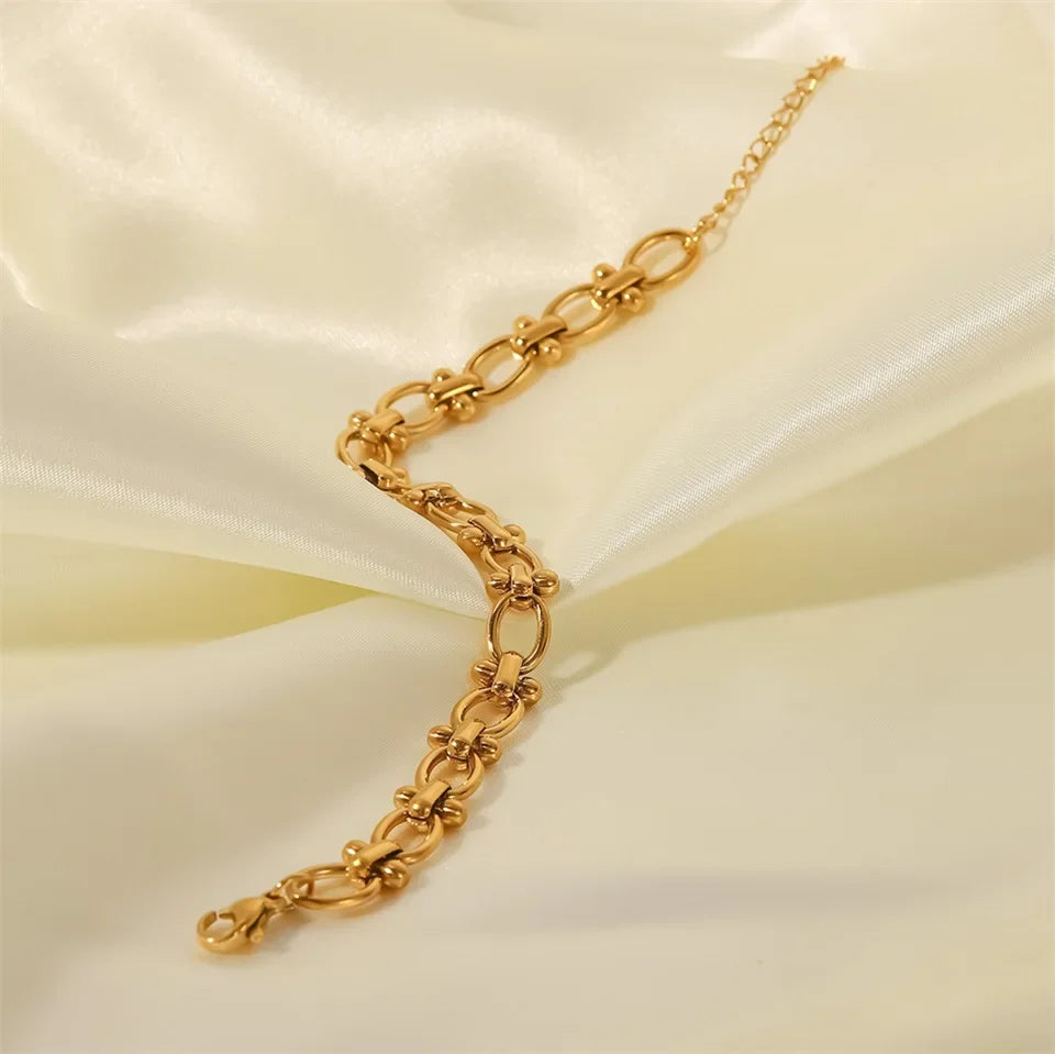 BowLift | Dainty Oval Accented Bracelet