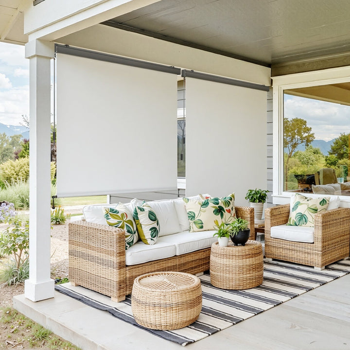 Vertical awning exterior roller blind with hand crank | Bowlift