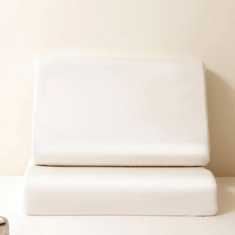 BowLift | Mulberry silk pillowcase with Tencel for luxurious sleeping comfort