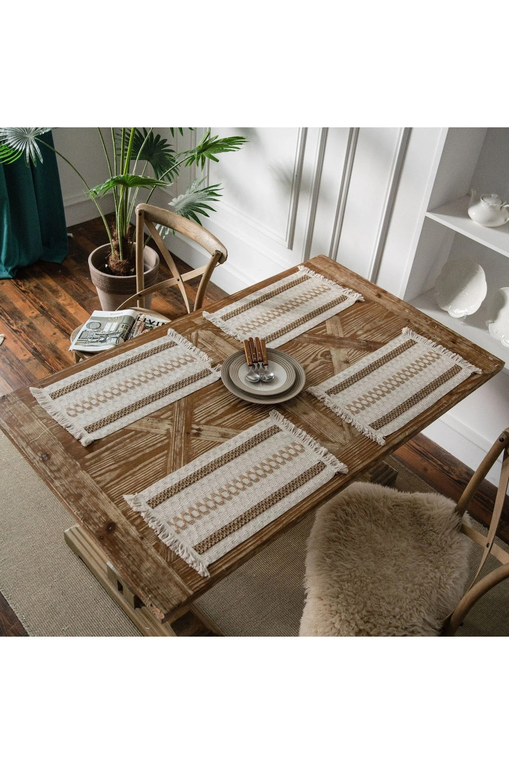 Table Runner - Light Academia | Bowlift