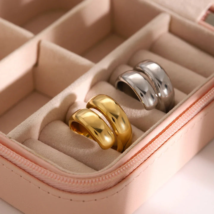 BowLift | 18k Modern Wrap Around Flat Ring