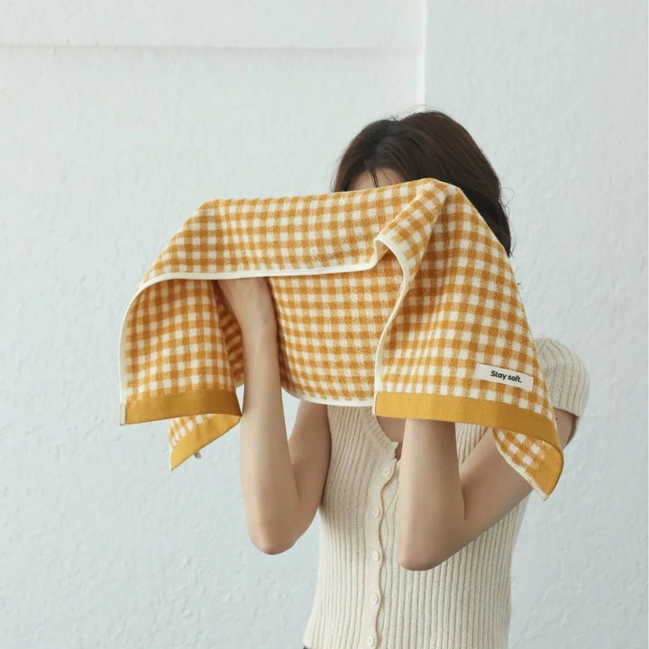 Retro Small Grid Cotton Towel – Soft & Absorbent Household Towel | Bowlift