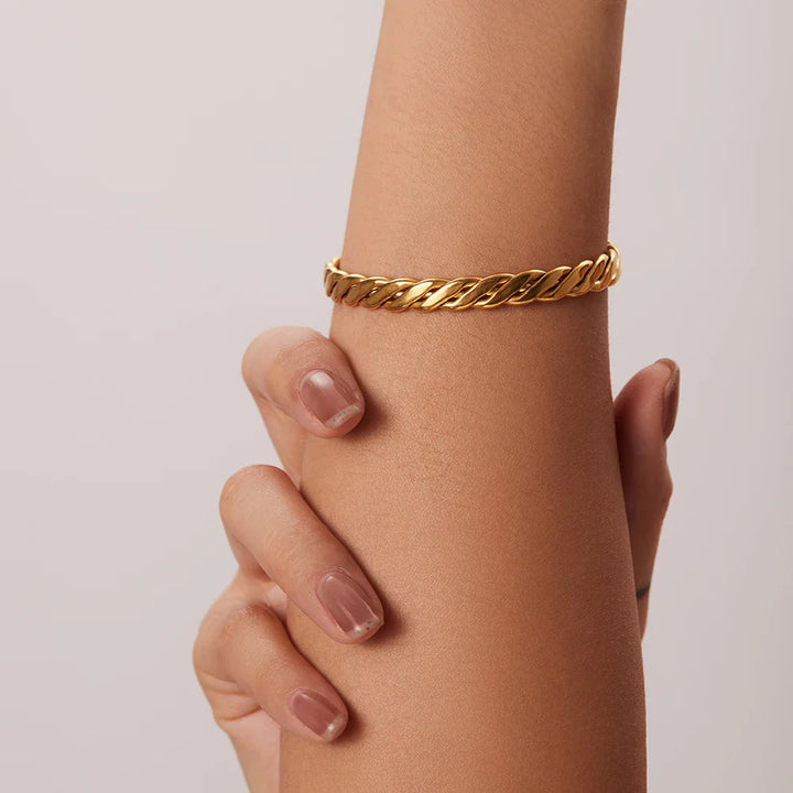 BowLift | 18k Chunky Gold Woven Bangle Bracelet