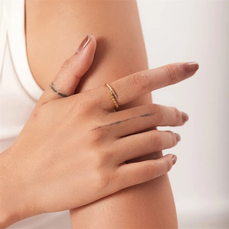 BowLift | 18k Beaded & Zircon Tipped Ring