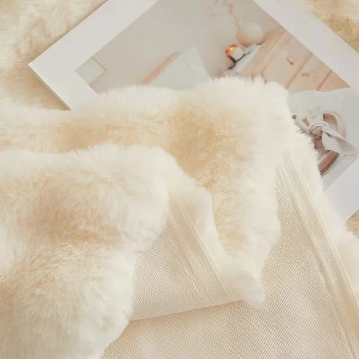 BowLift | Plush Throw for a Cozy Interior