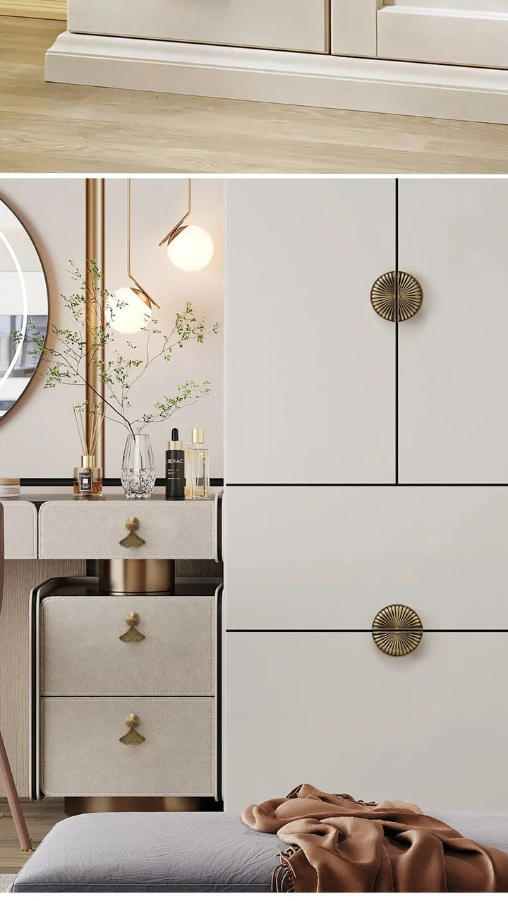 Bronvella ArcRetro Furniture Handle in Antique Copper Bowlift