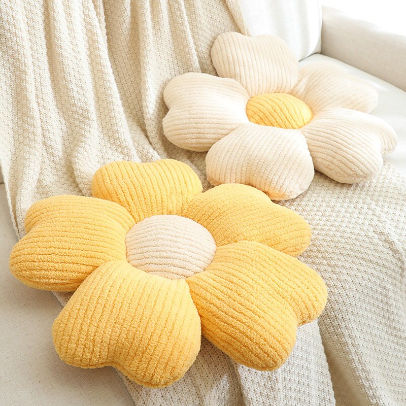 BowLift | Fluffy Clover Flowers Pillow