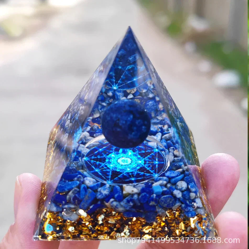 Orgonite Pyramid with Amethyst Pendulum – Energy, Protection and Decoration | Bowlift