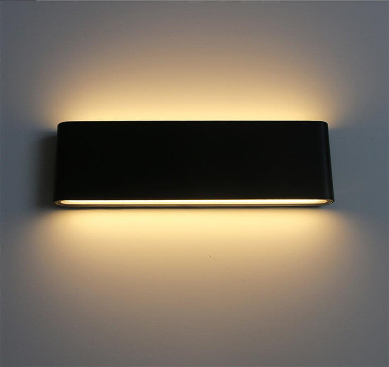 BowLift | GuardGlow – Waterproof Wall Lamp with Weather-Resistant Design