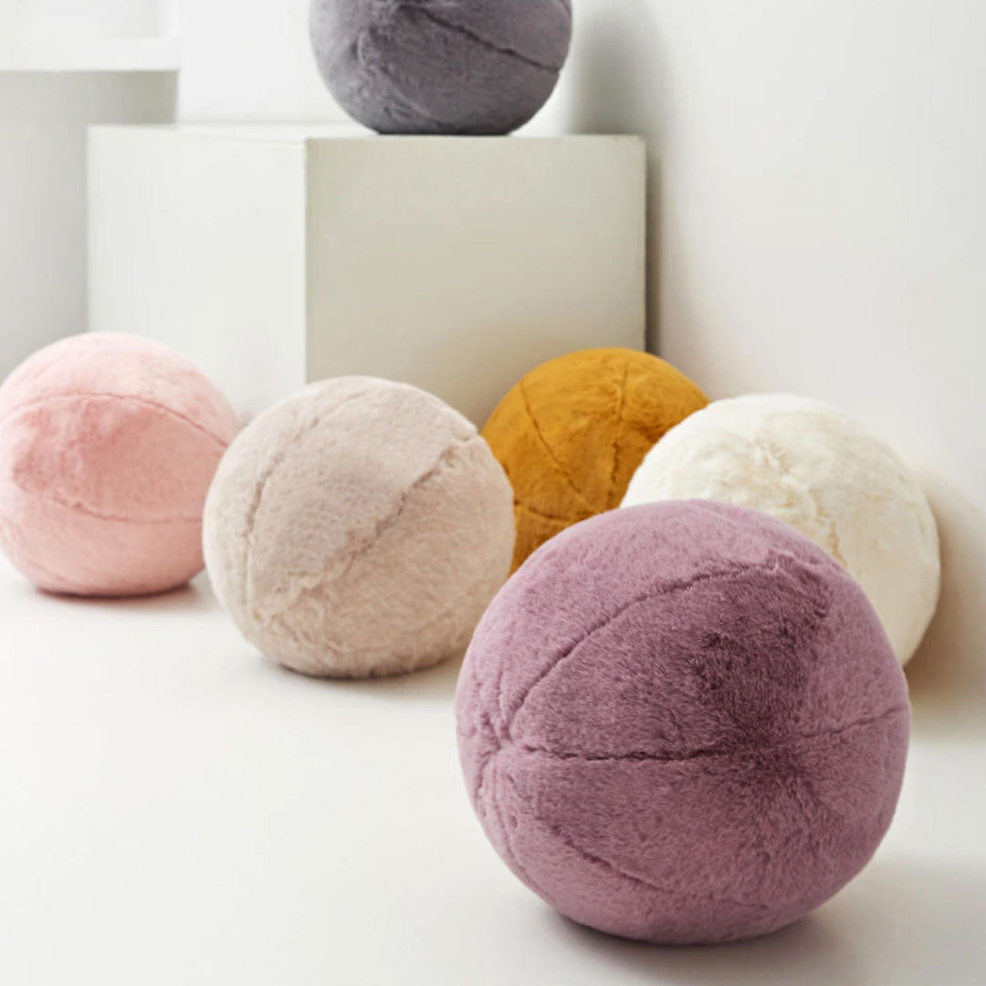 Short Fur Ball Pillow | Bowlift