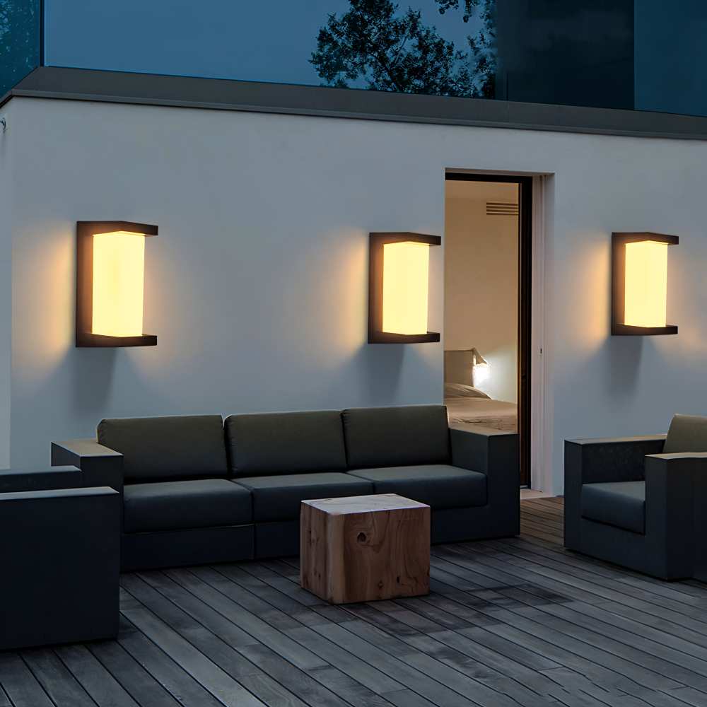 Smart Outdoor Wall Lamp with Motion Sensor – LED Lighting for Security and Atmosphere | Bowlift