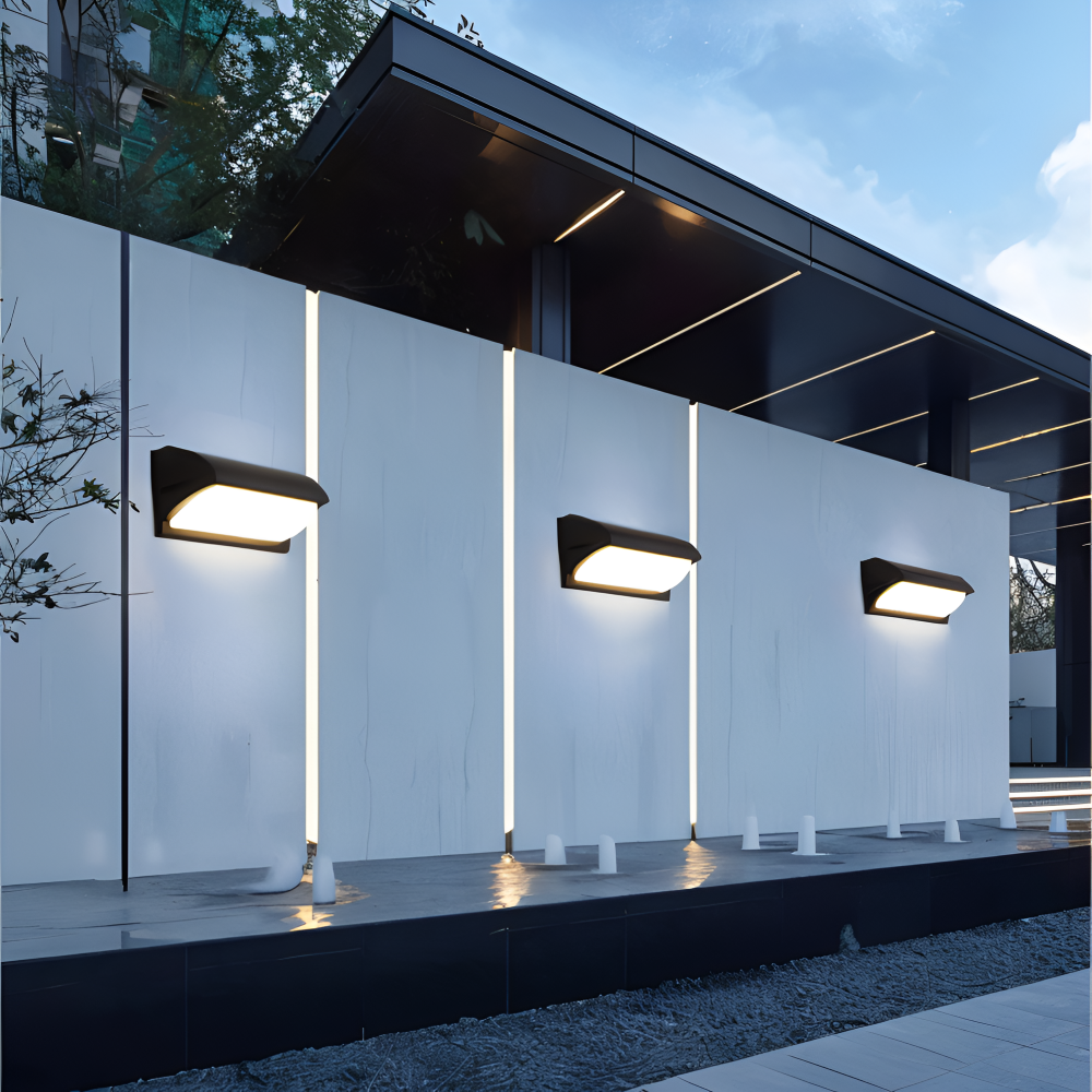 Smart Outdoor Wall Lamp with Motion Sensor – LED Lighting for Security and Atmosphere | Bowlift