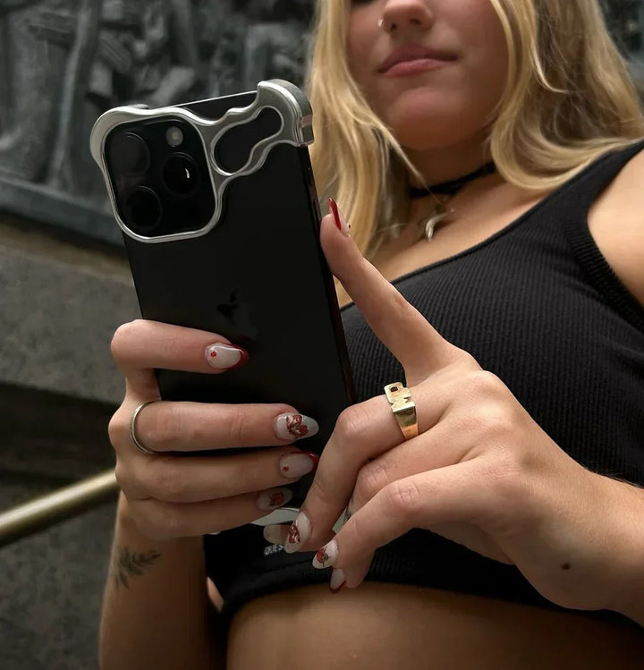 TitanShield Case - Stylish Protection for iPhone Edges Bowlift