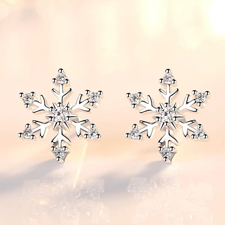 BowLift | Aureline Sneeuwvlok Oorbellen – Elegante Zirkon Charme Oorbellen, Transparante Glans & Perfect Cadeau voor de Feestdagen