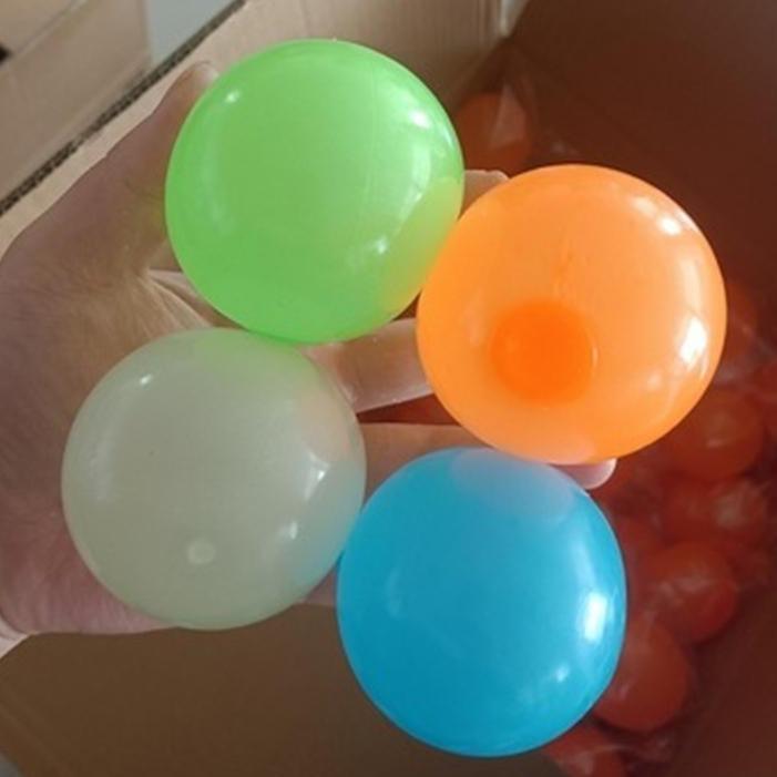 Sticky Ceiling Balls (4Pcs) | Bowlift